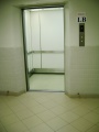 stock_photo:labs:animal:facility:corridor:corridor3_l.jpg