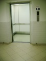 stock_photo:labs:animal:facility:corridor:corridor3_o.jpg