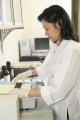 stock_photo:labs:biochem:activities:electrophoresis:electrophoresis4_o.jpg