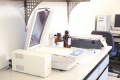 stock_photo:labs:biochem:instruments:electrophoresis:electrophoresis1_s.jpg