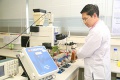 stock_photo:labs:envi_tox:activities:dielectrophoresis:dielectrophoresis2_s.jpg
