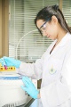 stock_photo:labs:med_chem:activities:microwave_reaction:microwave_reaction2_s.jpg