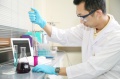 stock_photo:labs:org_synth:activities:pipetting:pipetting3_l.jpg